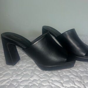 Black Women's Heeled Mules